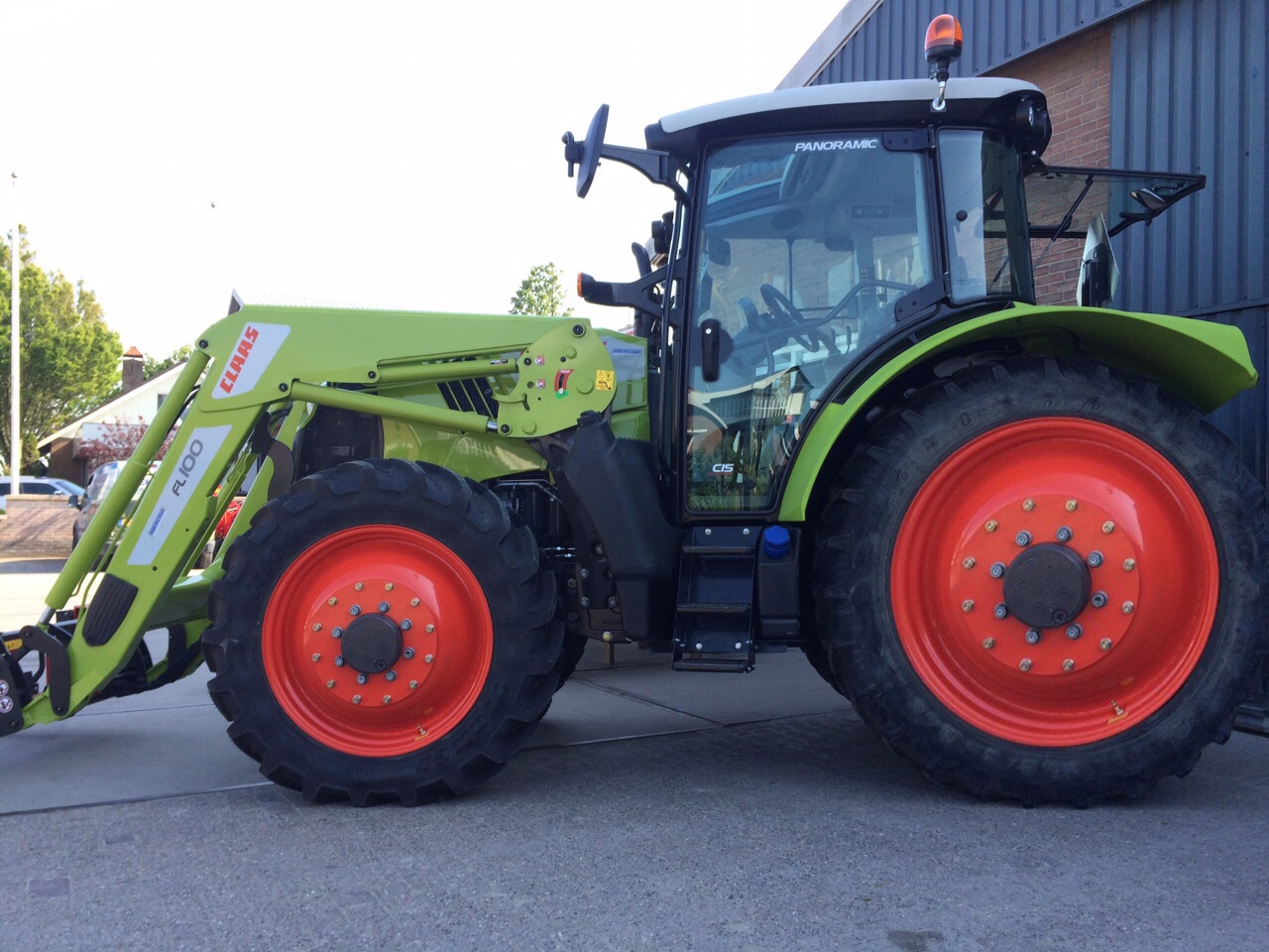 Claas Arion 430